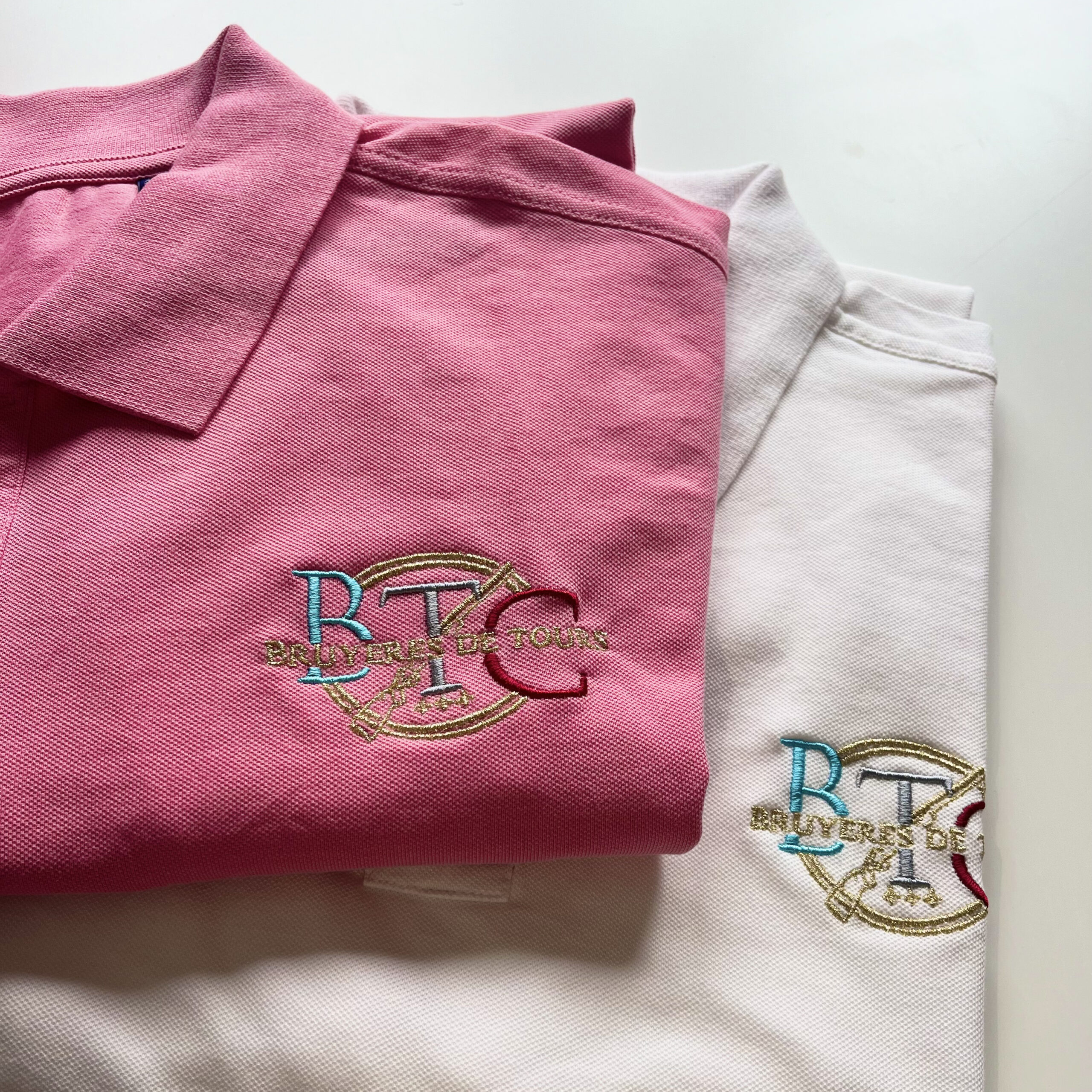 Polos roses et blanc du Ball trap les bruyères de Tours